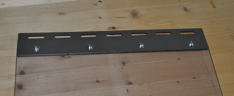 Pendelblech an PVC-Streifenvorhang